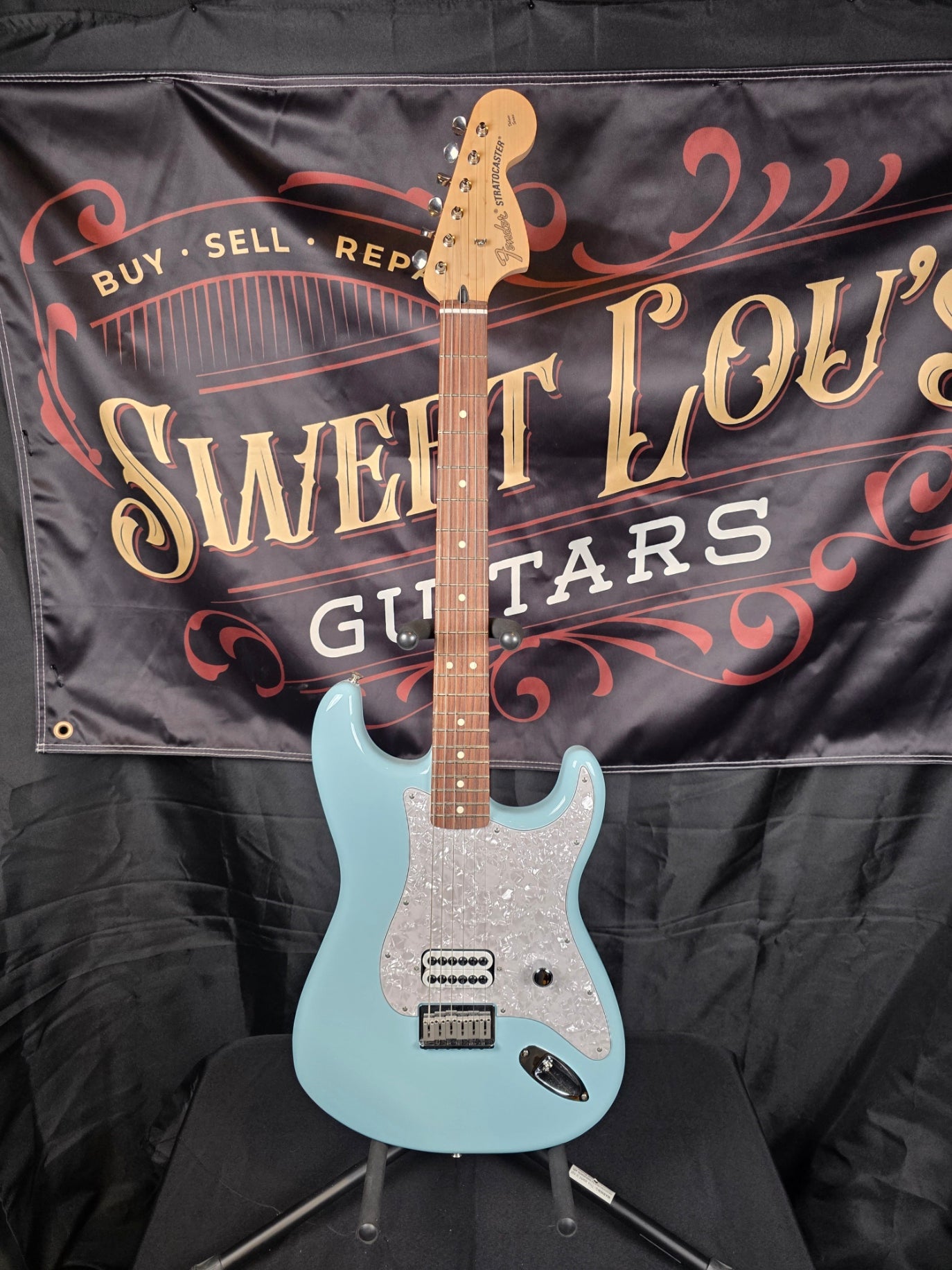 Fender Limited Edition Tom DeLonge Signature Stratocaster 2023 - Daphne Blue