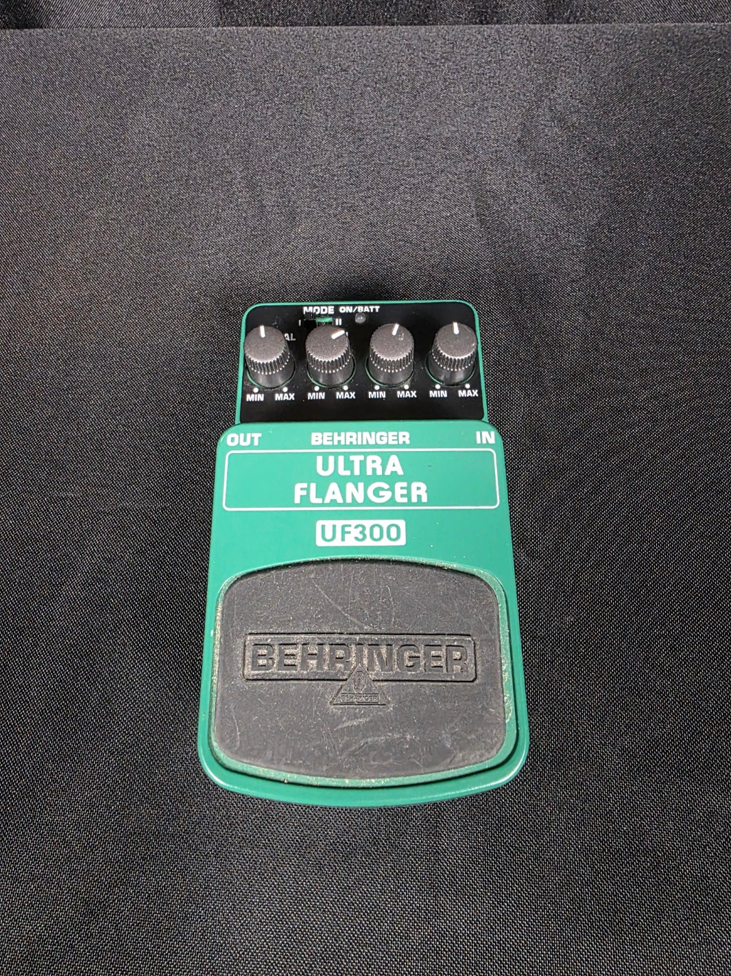 Behringer UF300 Ultra Flanger 2000s - Green